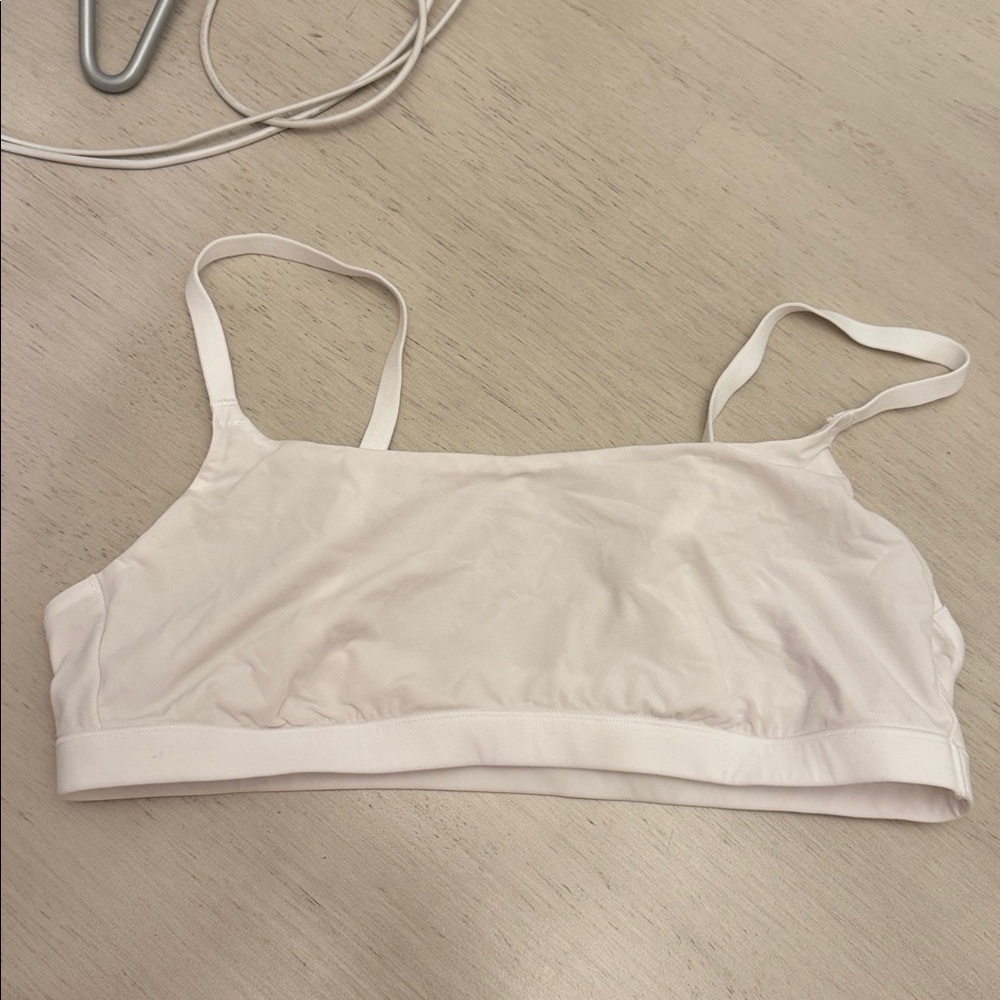 Women's White Seamless Bra - Picture 6 of 6